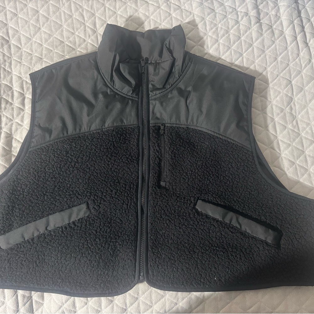 Black Fleece Vest